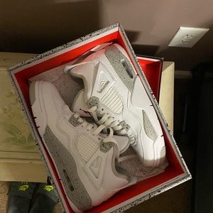 Jordan 4 Oreo. Worn 3 times for 2 hours each time.